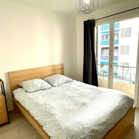 شقة T2 Bleu - Centre , Climatise , 5 Min De La Et A 250m De La Gare فالوريس