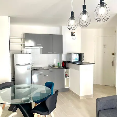 T2 Bleu - Centre , Climatise , 5 Min De La Et A 250m De La Gare