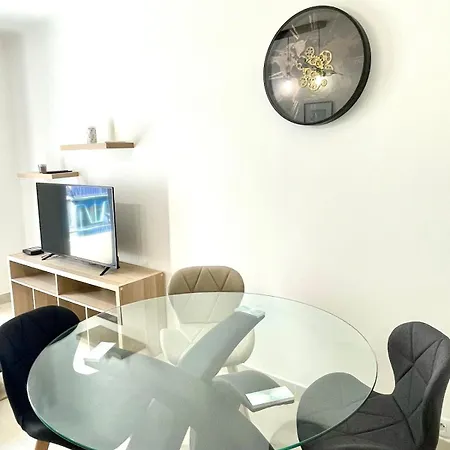 T2 Bleu - Centre , Climatise , 5 Min De La Et A 250m De La Gare شقة